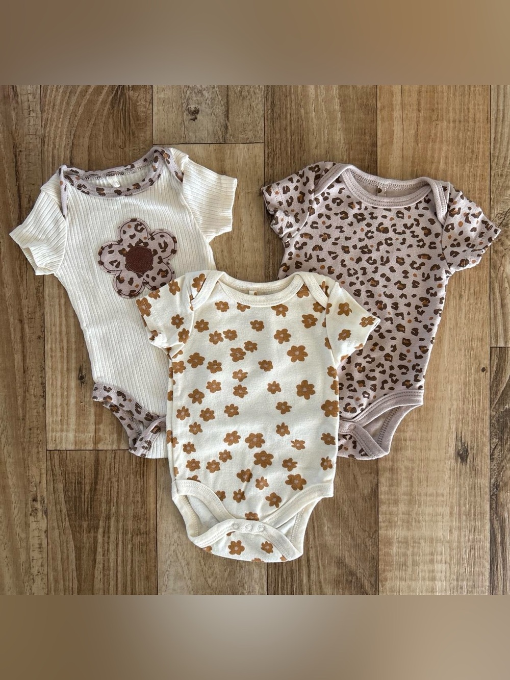 Neutral Floral & Leopard Baby One-Piece Bodysuit bundle Set 0-3 mos